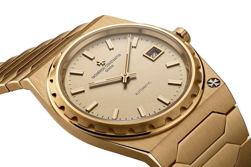 今年最強的復刻款！江詩丹頓推出Historiques 222腕表