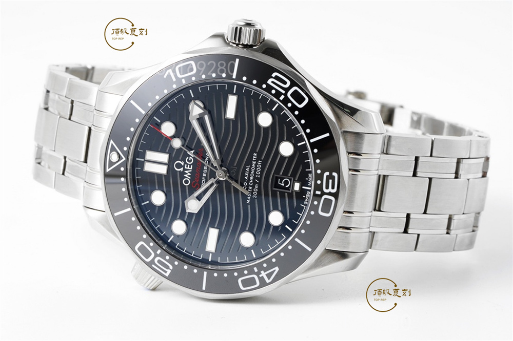 ZF廠2022復刻歐米茄海馬300系列腕表能超越vs廠和or廠海馬300嗎