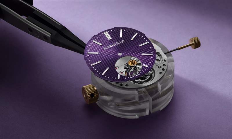 愛彼RD#3又更小了！ 37mm款以墨紫面盤初亮相