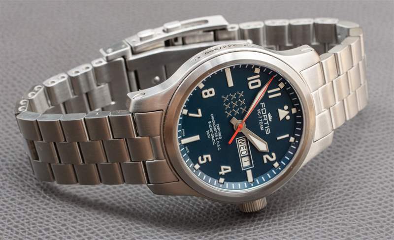 動(dòng)手操作：Fortis Aeromaster PC-7 Team 限量版日期和計(jì)時(shí)手表