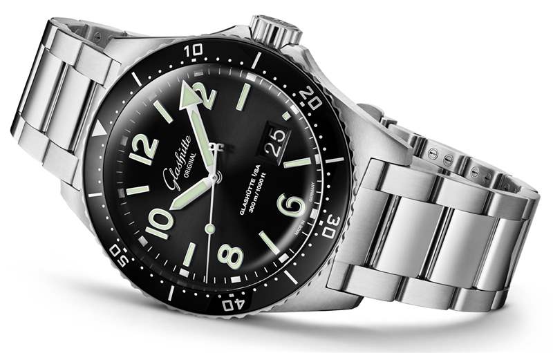 格拉蘇蒂原創(chuàng) Spezialist SeaQ Panorama Date 終于看到更多運(yùn)動手表回歸品牌