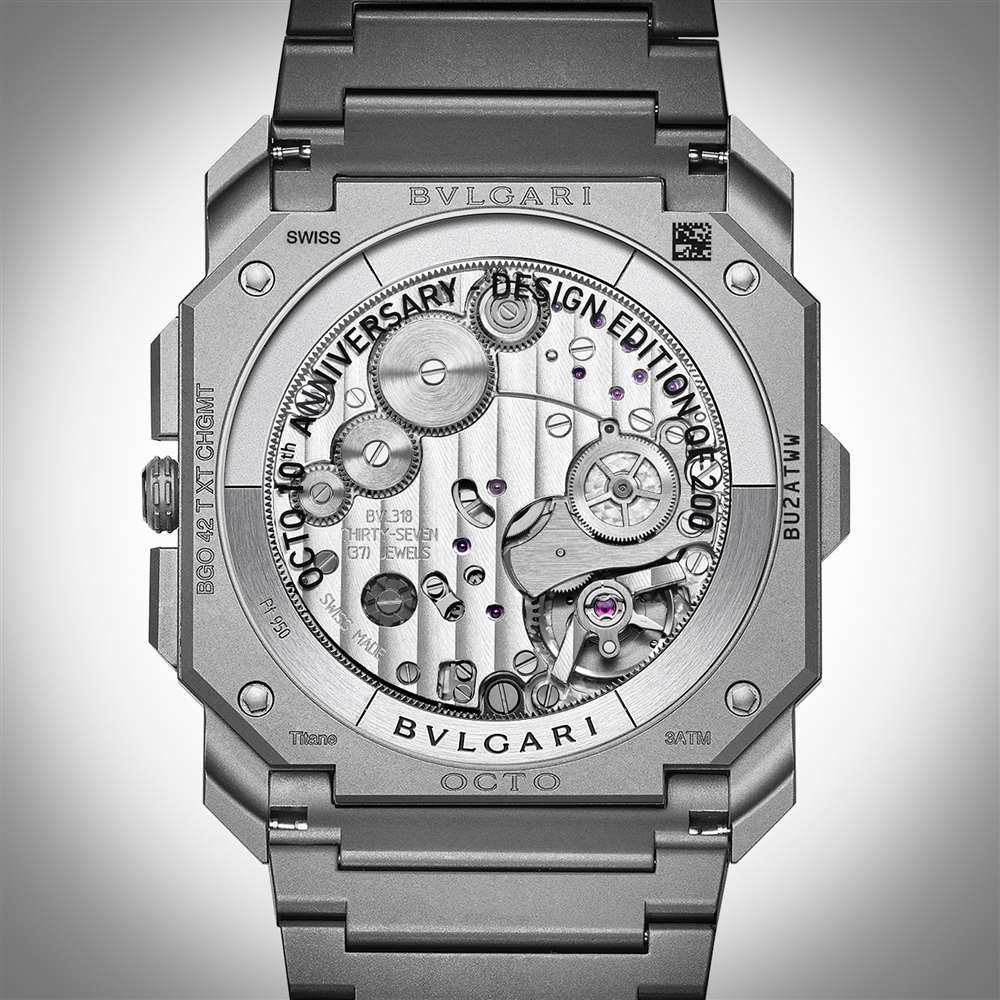 底蓋和機芯，Bulgari Octo Finissimo GMT Anniversary Chronograph