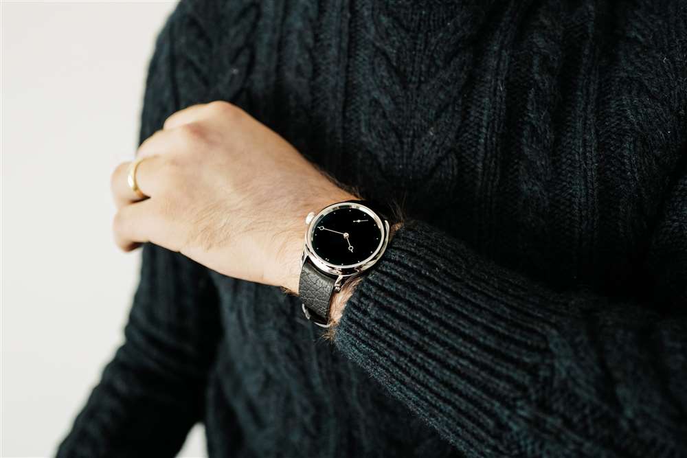 H Moser & Cie Endeavour Small Seconds Total Eclipse 與軍械庫(kù)合作
