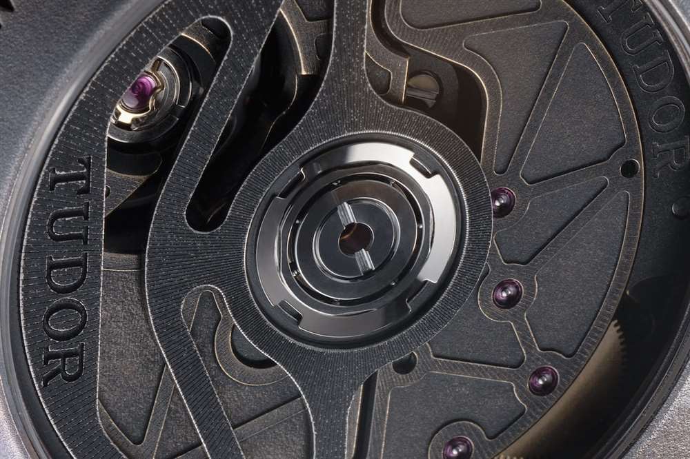 點(diǎn)/對(duì)位即使是入門級(jí)手表也值得展示背面