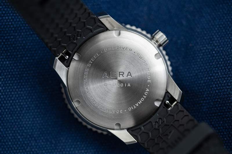 Aera D-1 Diver 的底蓋。