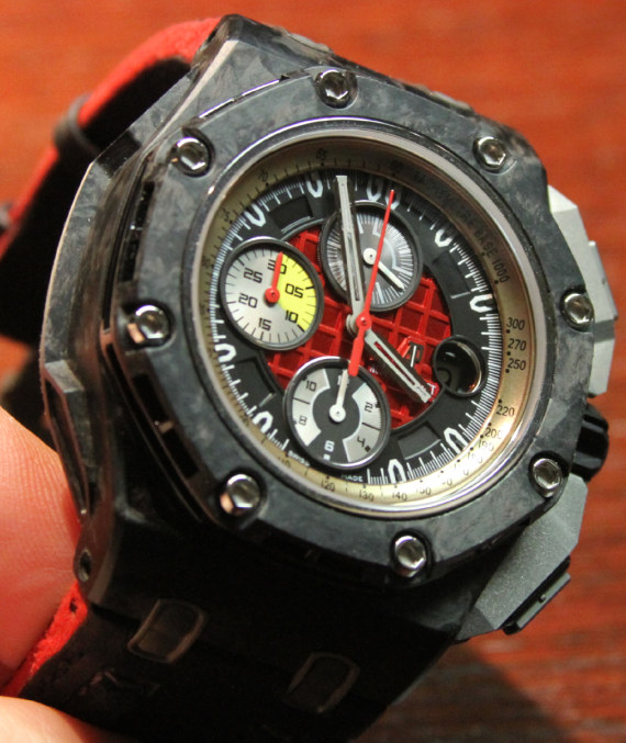 愛(ài)彼皇家橡樹(shù)離岸陶瓷限量版腕表