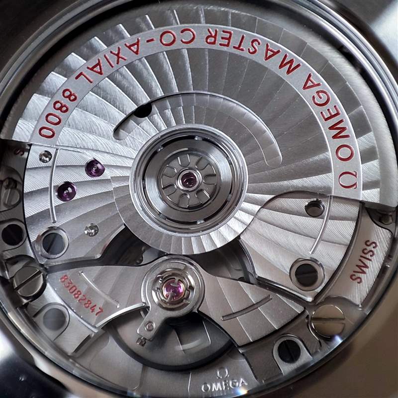 SBF廠(VS廠)歐米茄海馬300升級V3版怎么樣,機(jī)芯添加小砝碼-復(fù)刻表