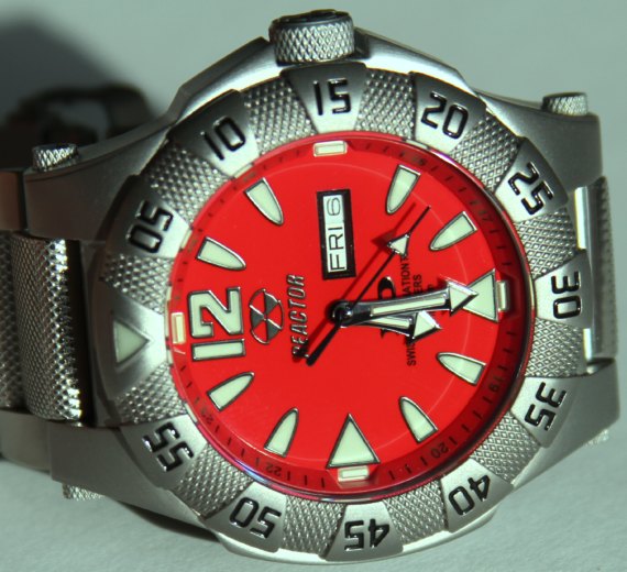 反應(yīng)堆Reactor伽馬鈦紅色表盤(pán)手表