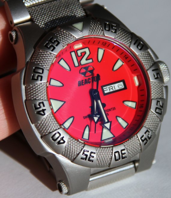 反應(yīng)堆Reactor伽馬鈦紅色表盤(pán)手表