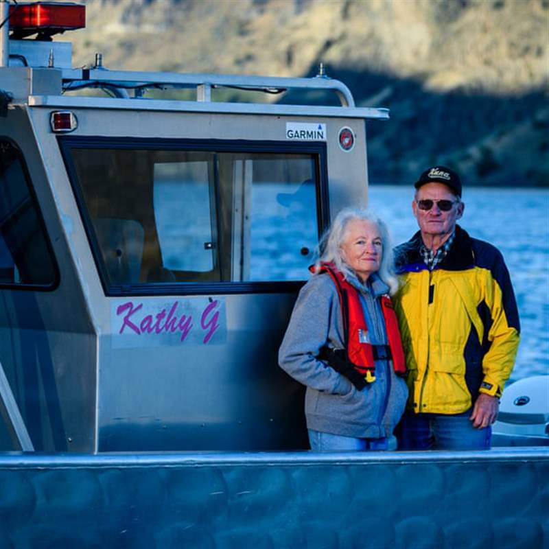 周末圍捕牧場風(fēng)味鱷魚、英雄夫婦和湖洞