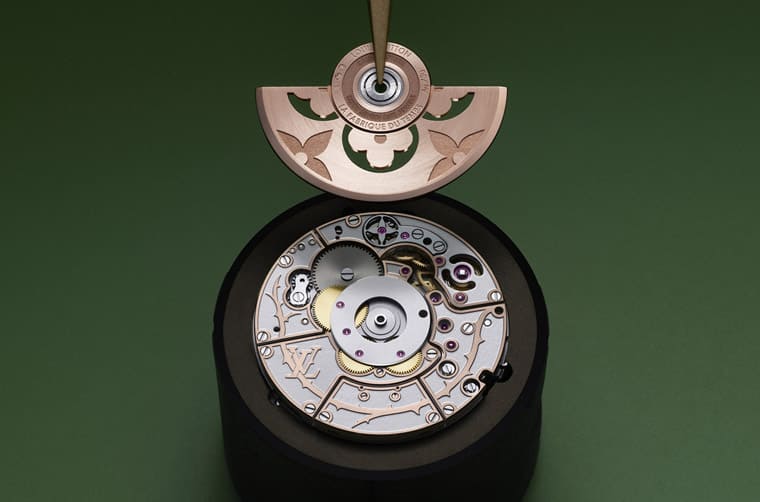 路易威登Tambour玫瑰愛心活動(dòng)裝置陀飛輪啟動(dòng)瞬間手表魅力再升級(jí)