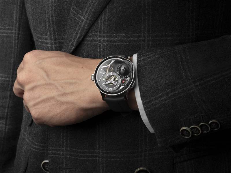 高珀富斯在日內(nèi)瓦鐘表日推出麥克風(fēng)