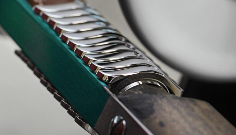 為何勞力士手表表殼鏈帶讓人感覺(jué)特別光亮細(xì)致