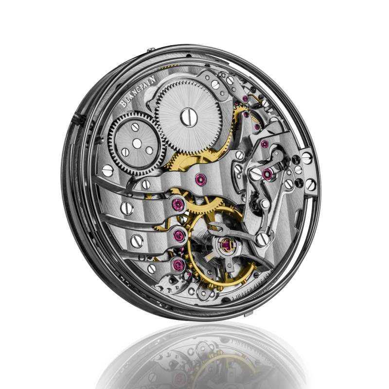 『新表』寶珀推出經(jīng)典V系列藏龍·三問報(bào)時(shí)金雕動(dòng)偶獨(dú)一款腕表