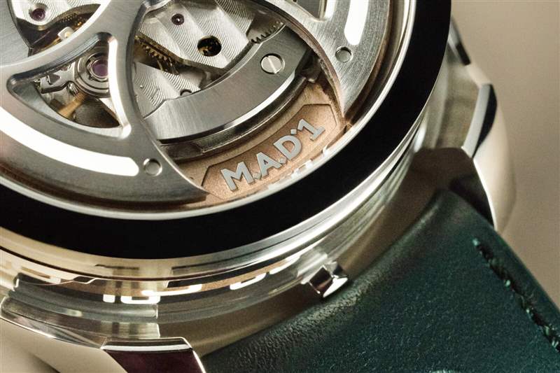 MB&F推出M.A.D. 1 GMT Milano轉(zhuǎn)盤(pán)數(shù)字顯示腕表