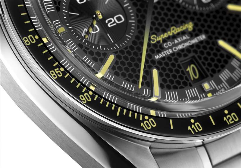 歐米茄推出Speedmaster Super Racing計時碼表：Spirate超精細游絲調節，每天0/+2秒精準度