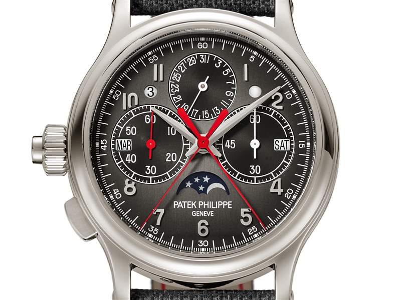 百達(dá)翡麗推出Ref. 5373P-001萬年歷雙秒追針單按鈕計(jì)時腕表：左撇子布局