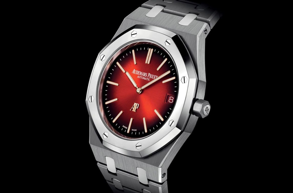 皇家橡樹Jumbo超薄表漸層紅面很吸睛連表殼材質(zhì)都有新組合