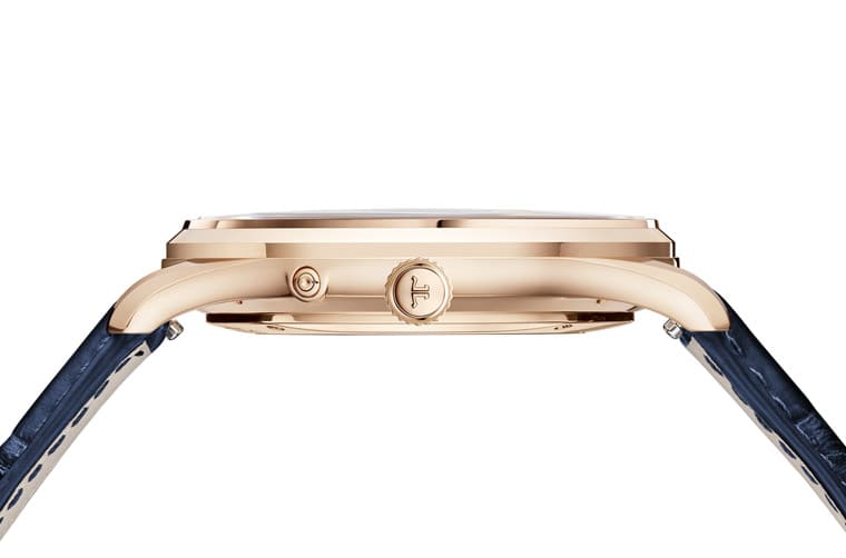 積家Master Ultra超薄大師月相表改玫瑰金材質搭配漸層藍色面盤詮釋雅致型格