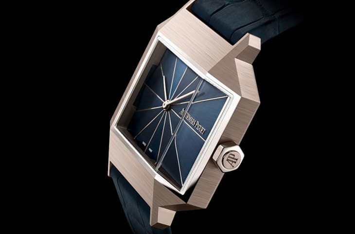 愛彼[RE]Master02：復(fù)古與創(chuàng)新的融合，沙金材質(zhì)演繹不對(duì)稱美學(xué)